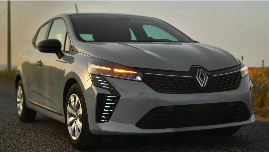 Location Renault Clio 5 gris manuelle Casablanca HSM Car